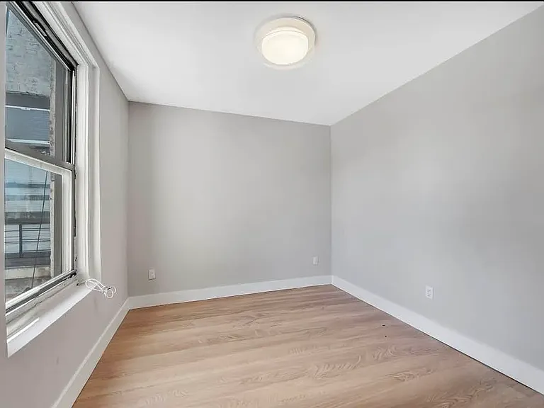 543 W 125th St #33 — Photo 6