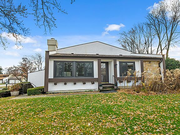 5th image of 57 Briarwood Sq #0