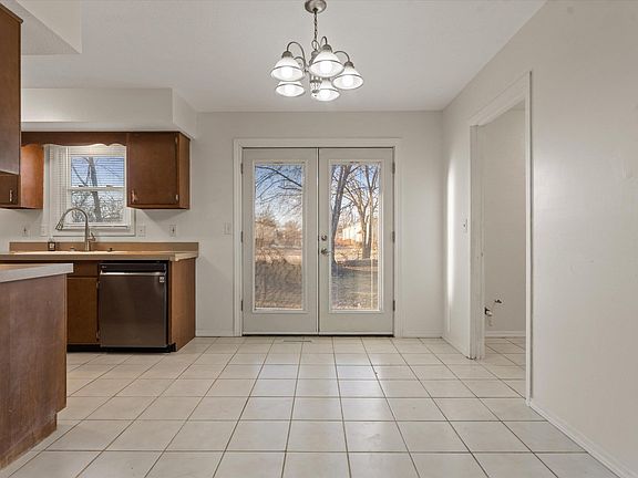 4th image of 1817 Margaret Ave