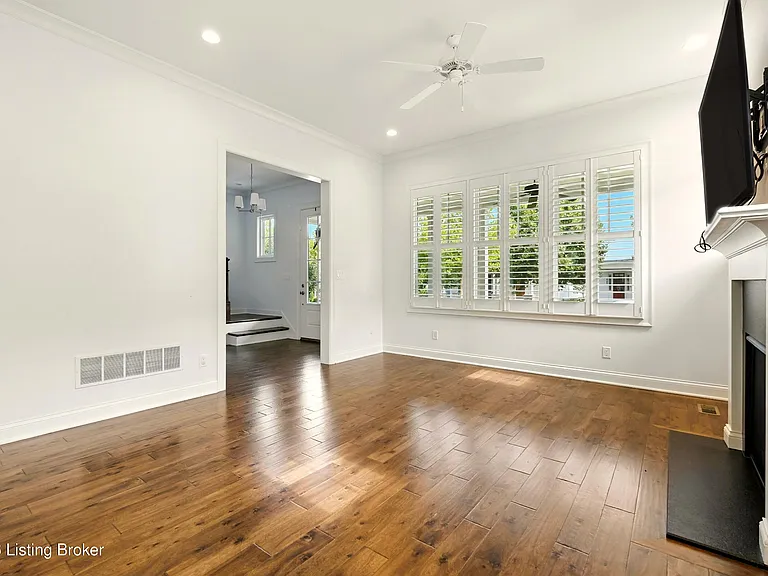 8707 Featherbell Blvd — Photo 10