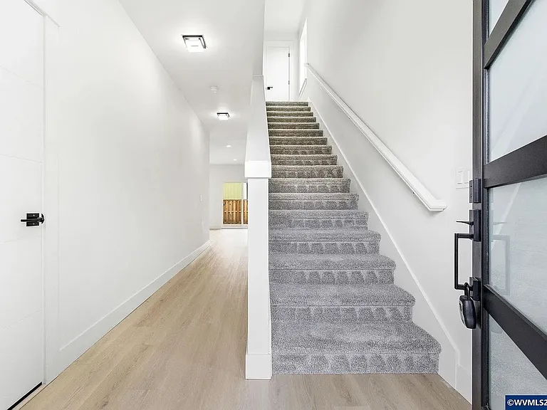 4845 Elvira Pl N — Photo 21