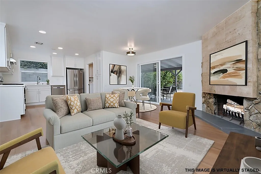3 bed, 1598 sqft, $4,400 — Photo 1