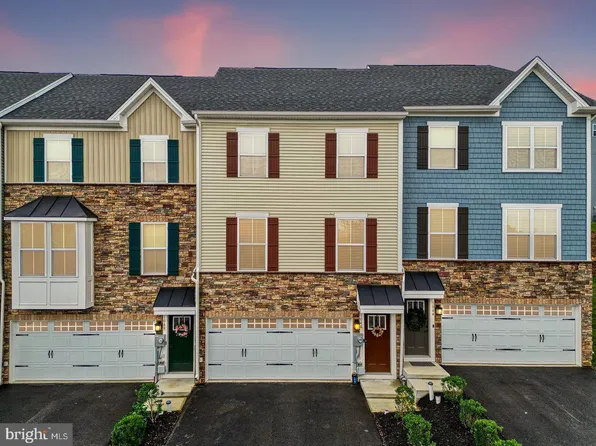 1046 Rosecroft Ln, York, PA 17403