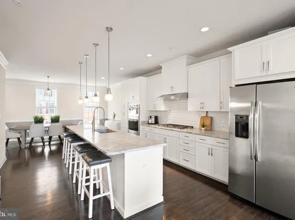 43197 Halkett Sq, Ashburn, VA 20148