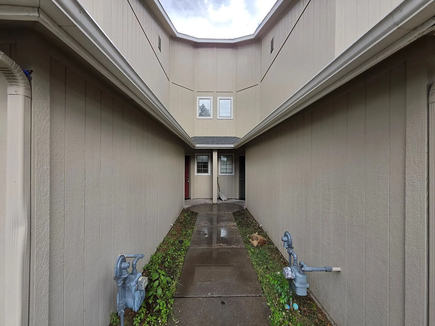 3-Bedroom Townhome Near Flagstaff Mall | Attached 2-Car Garage — Photo 4