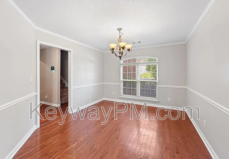 845 Prairie Ln — Photo 4
