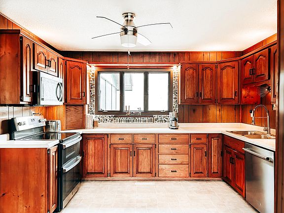 8th image of 28931 Tall Moon Cir