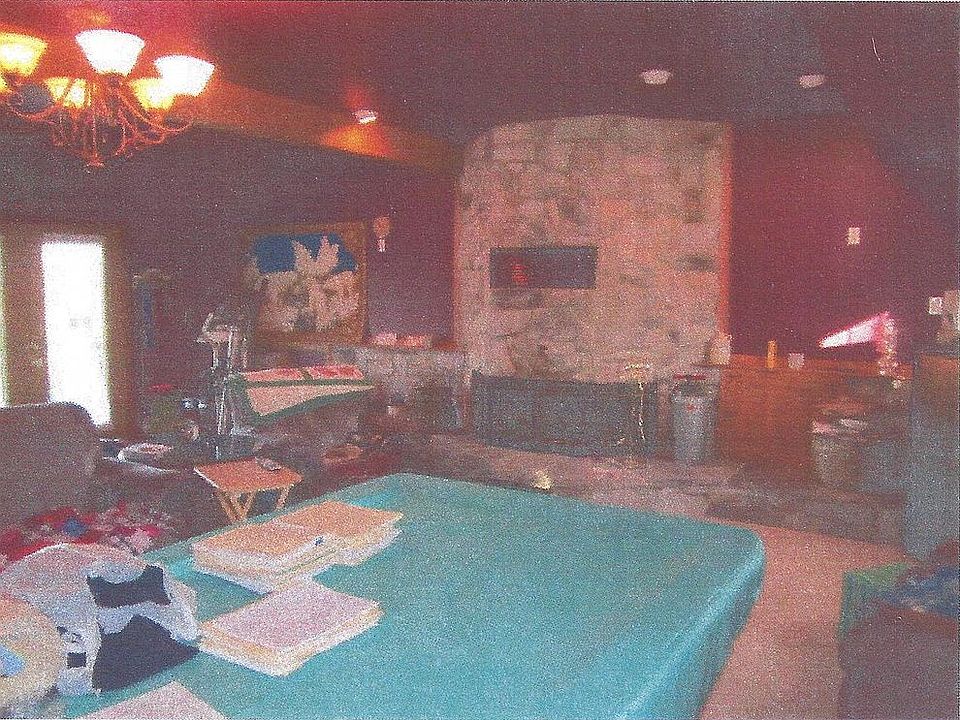 2nd image of 10254 Knob Rd
