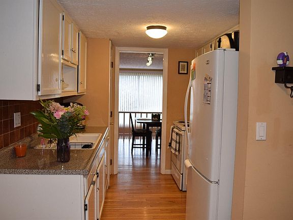 4th image of 10835 Lakehurst Ct