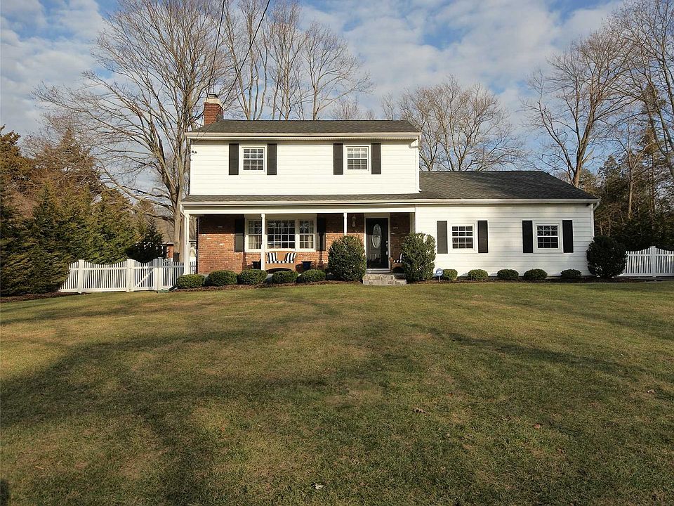 1st image of 7 Yorkshire Ave