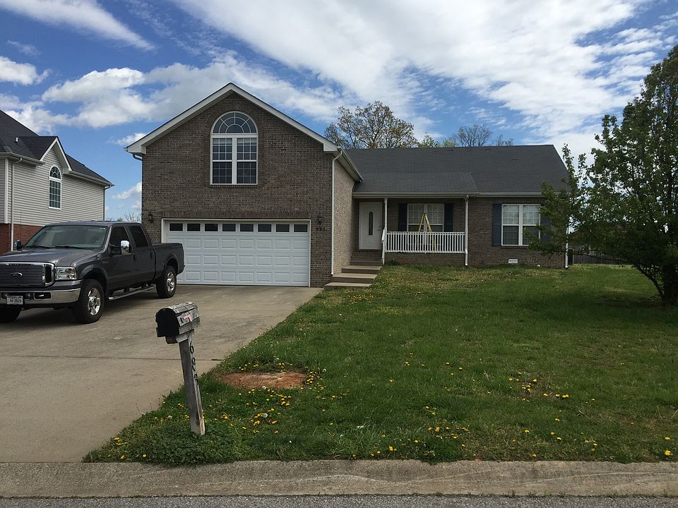 1st image of 683 Clover Hills Ct