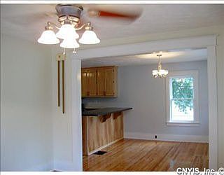 2nd image of 582 Elizabeth St