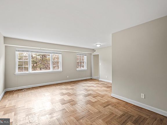 3rd image of 1307 N Ode St APT 424