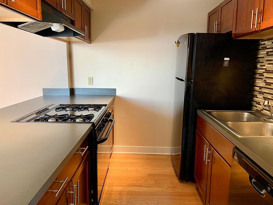 1st image of 600 E 8th St APT 5J