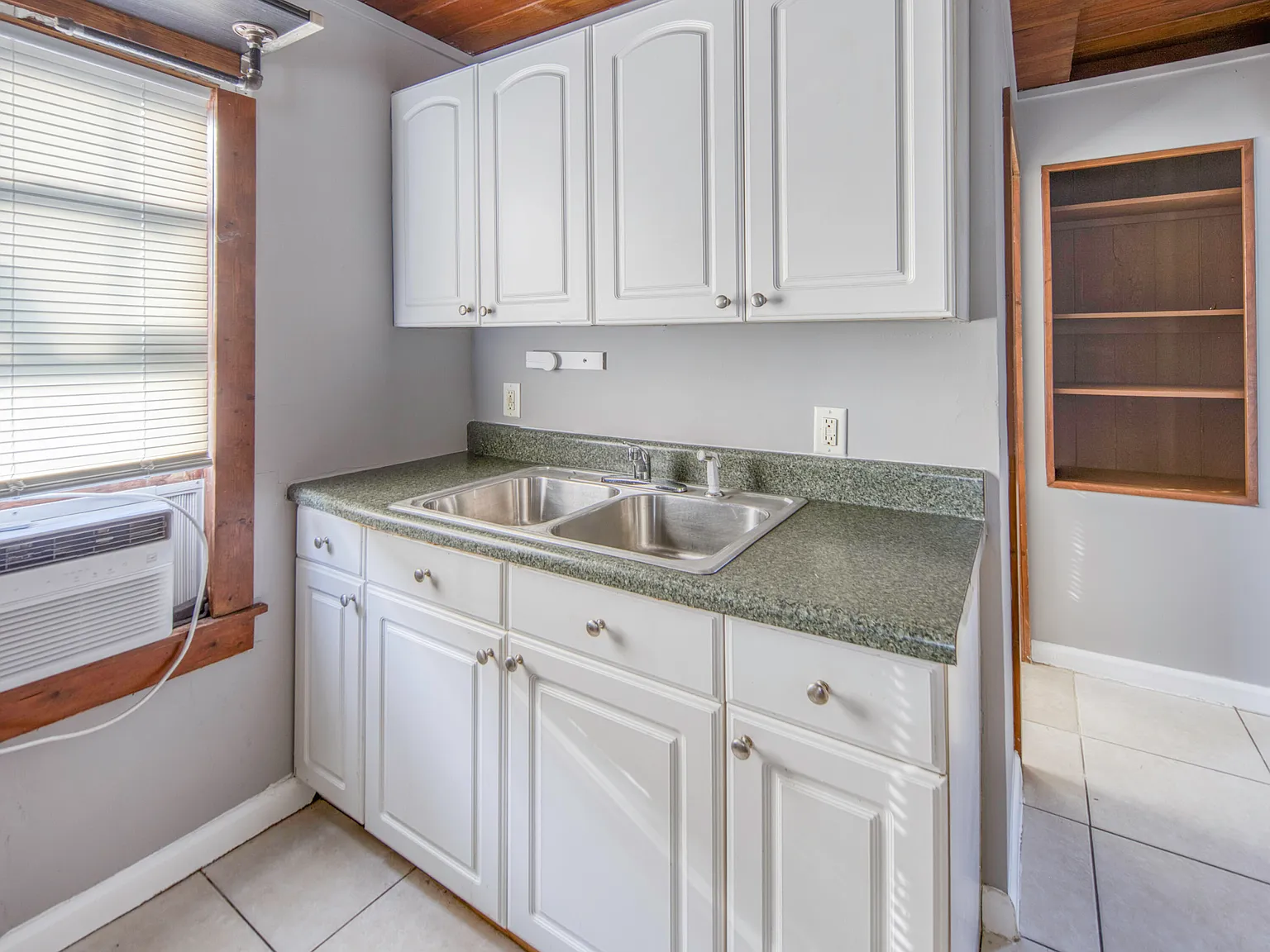 Studio, 1.0 bath, 400 sqft, $1,550 — Photo 4