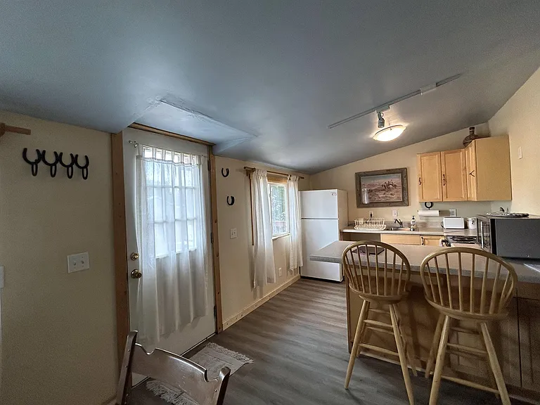 439A S Tyler Avenue Ave — Photo 8