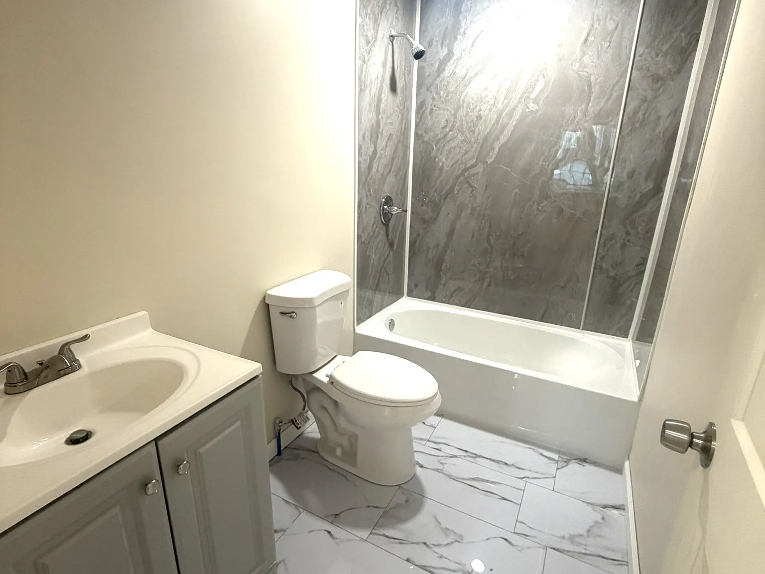 1 bed, $1,000 — Photo 3