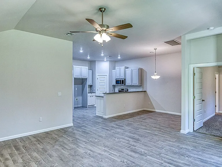 1006 Varenna Ln — Photo 14