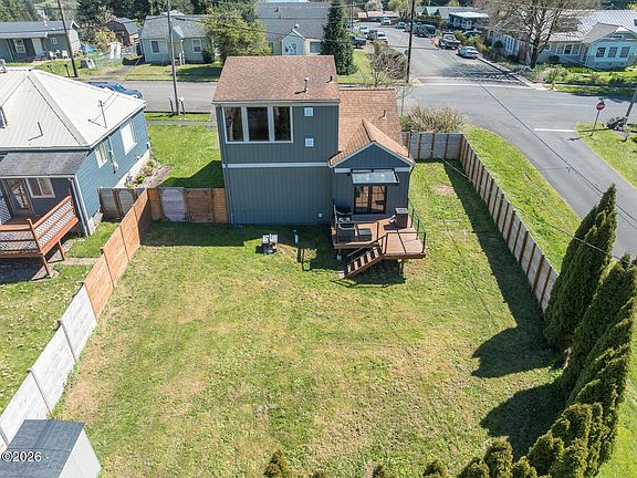 3rd image of 791 SE Fir St