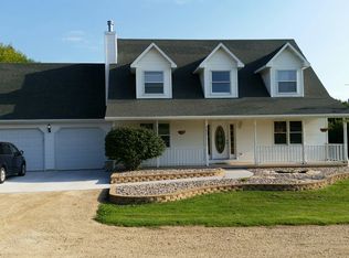 E7778 Island Rd, Manawa, WI 54949