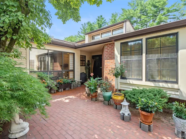 244 Estates Terrace S, Manhasset, NY 11030