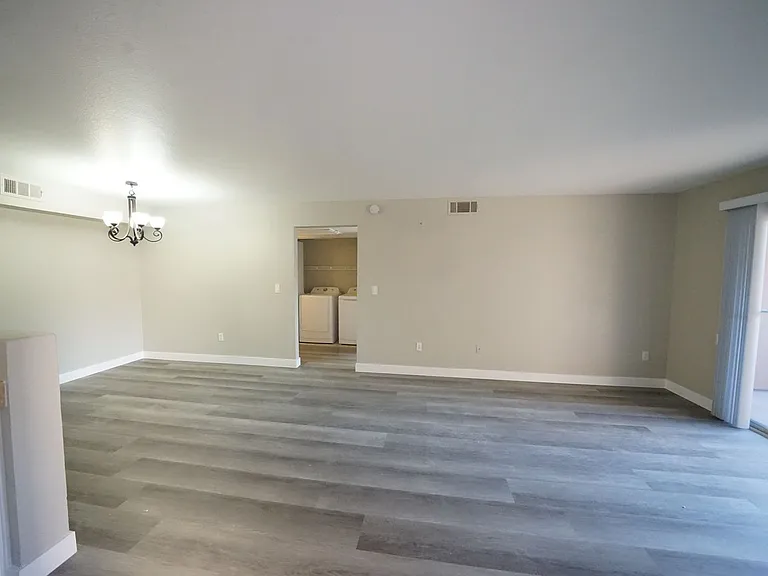 1150 N Buffalo Dr #1112-27 — Photo 5