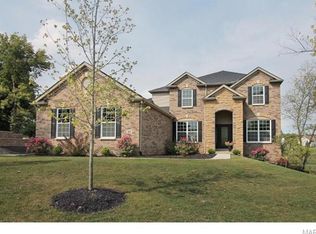 932 Whitmoor Dr, Weldon Spring, MO 63304