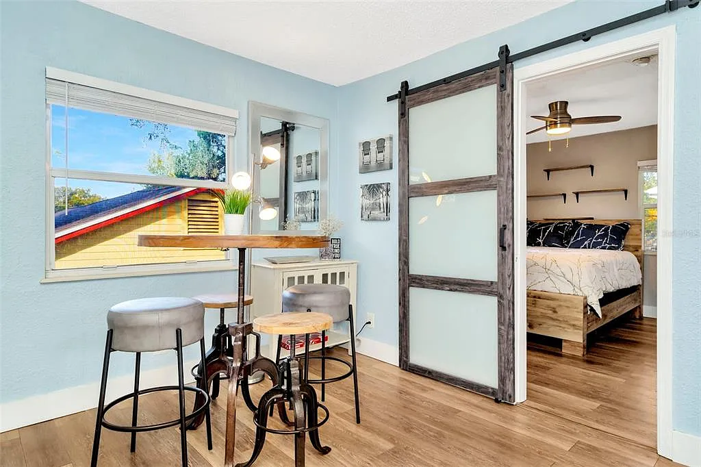 2 bed, 1.0 bath, 680 sqft, $2,450 — Photo 4