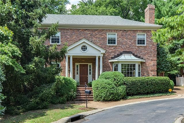 1st image of 104 Burlington Ct