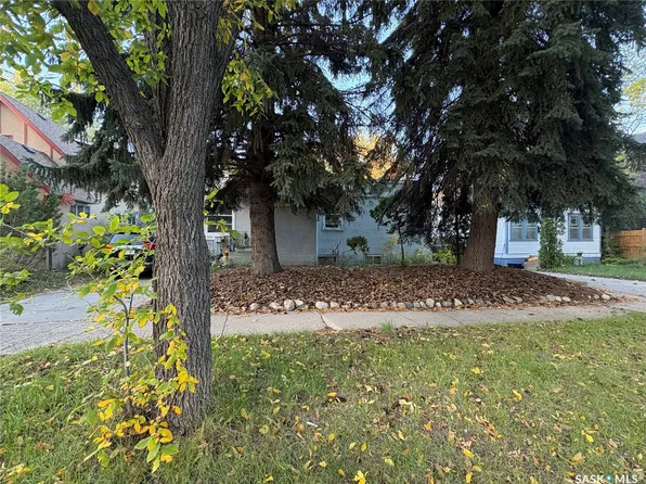 1115 13th Street E, Saskatoon, SK S7H 0C1