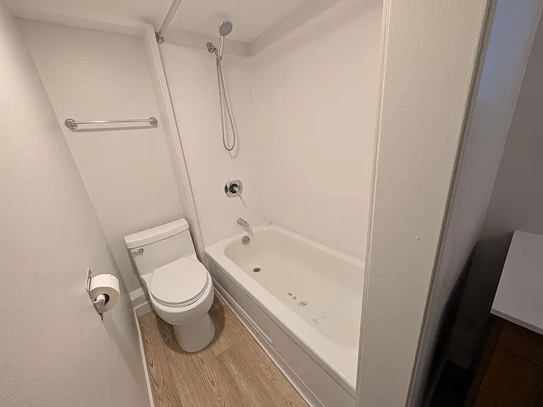 4121 Dayton Ave N #102 — Photo 6