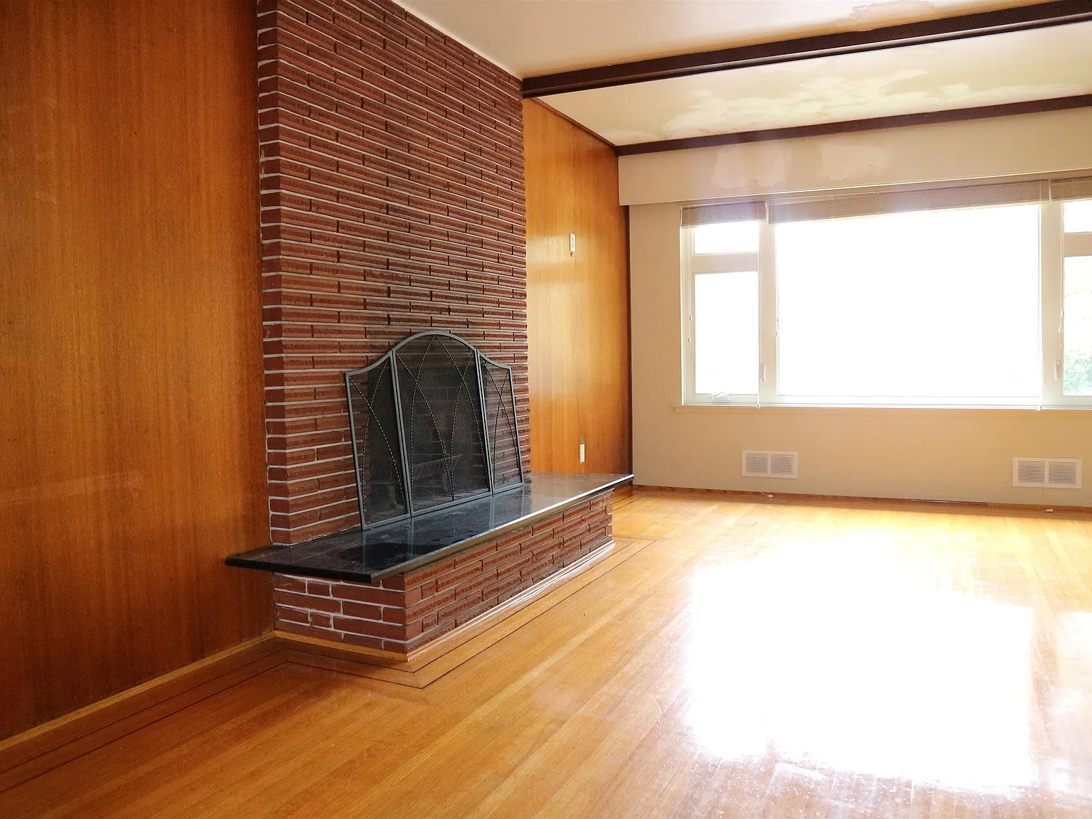 2 bed, 1400 sqft, $2,600 — Photo 4