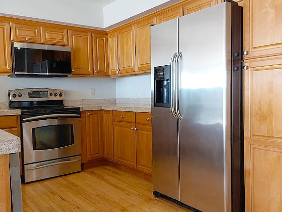 3rd image of 3201 Pacific Ave Unit 1004