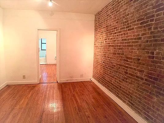 1st image of 1515 Lexington Ave APT 4A