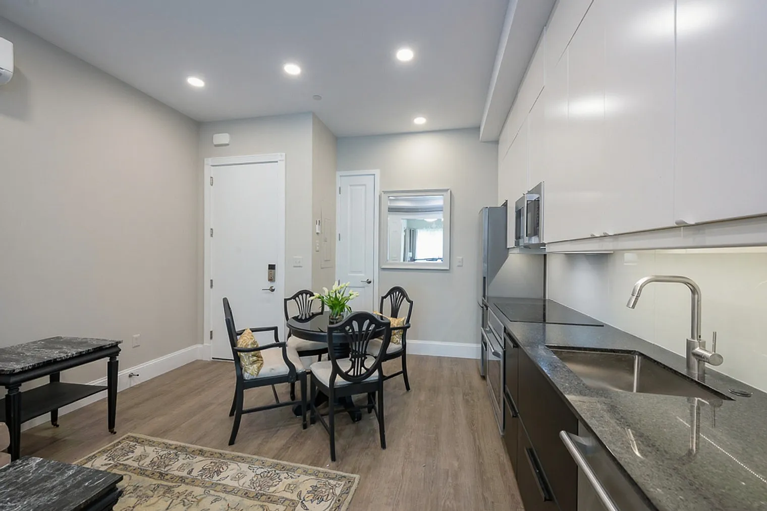 1 bed, 1.0 bath, 5381 sqft, $4,815 — Photo 4