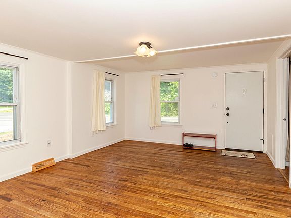3rd image of 355 Crescent Avenue