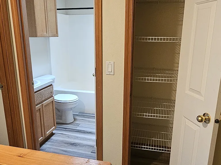 457 NE Knights Bridge Rd — Photo 24