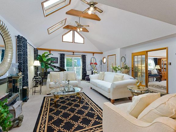 5th image of 105 Wilmington Ln