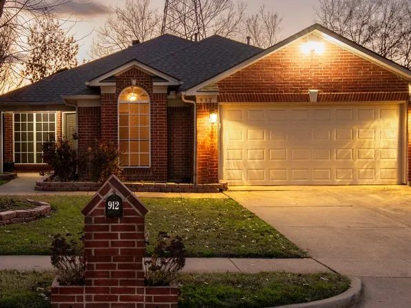 912 Santa Fe Dr, Saginaw, TX 76131