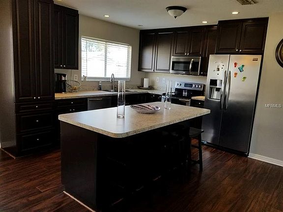 2nd image of 2666 Lakeshore Cir