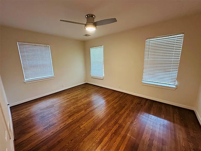 9758 Cedardale Dr — Photo 11