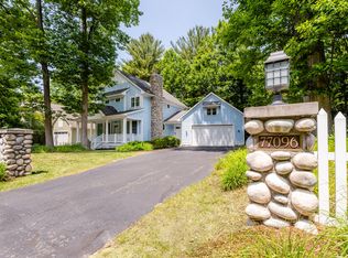 77096 Summers Gate Cir, South Haven, MI 49090