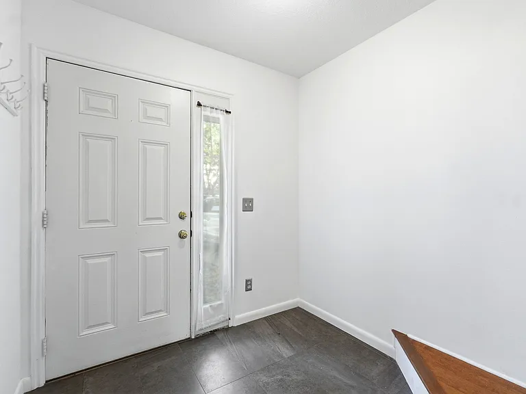 622 N Royal Troon Way — Photo 3