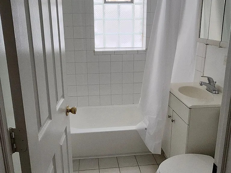 3215 N Cicero Ave #210 — Photo 5
