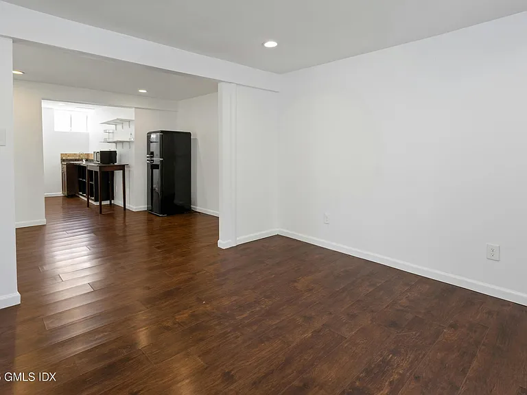 17112 Henry St — Photo 18