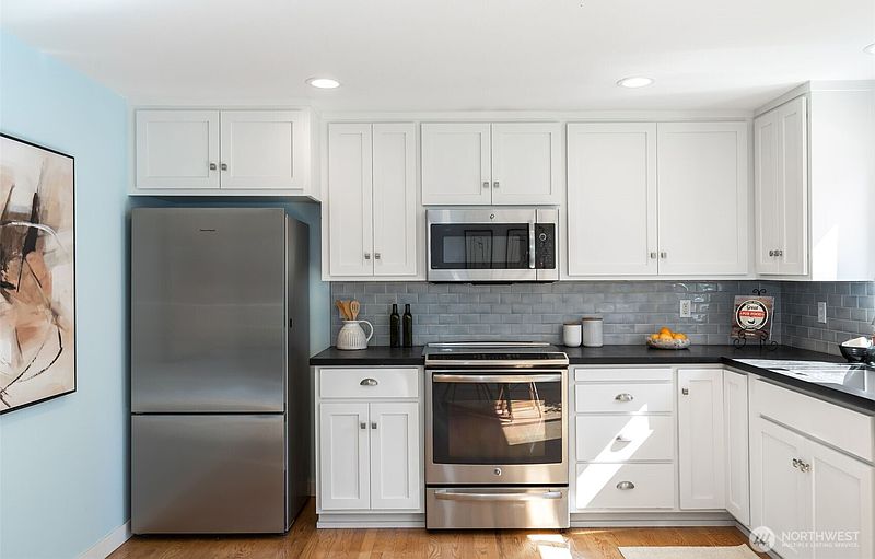 5th image of 8504 29th Avenue NW