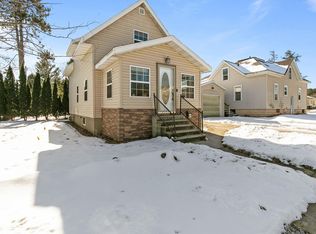 406 Wallace St, New London, WI 54961