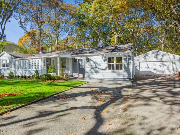 51 Raynor Rd, Southampton, NY 11968