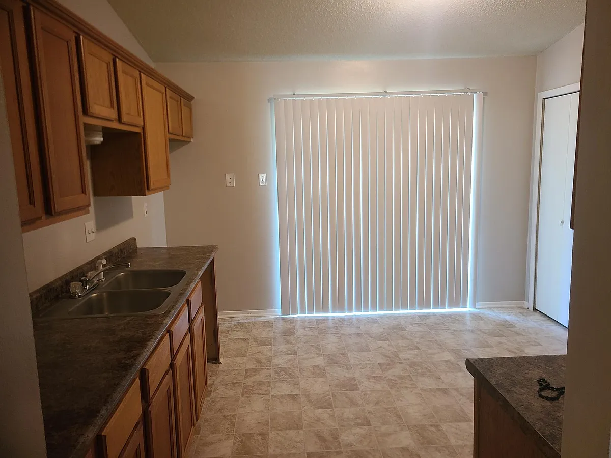 Building Photo - 205 Lonsdale Cir
