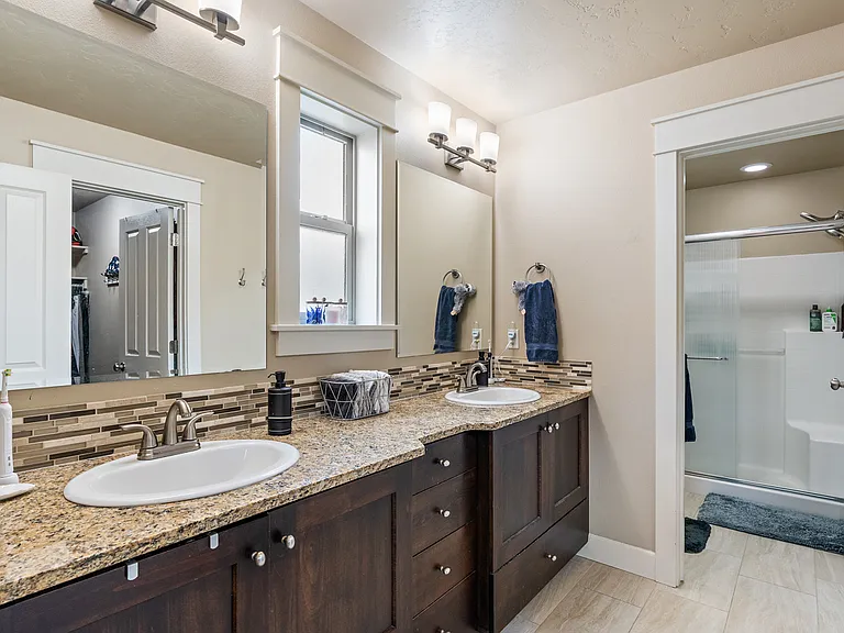 2733 E Decameron Ln — Photo 29